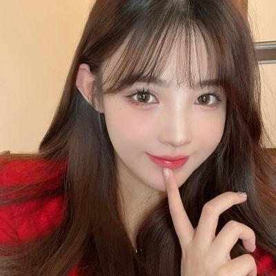 头像图片女红色系,高清高级感满满的红色头像女生图片