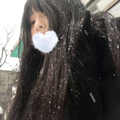 冬季女生唯美头像,高清带雪景的冬季女生头像简单气质图片