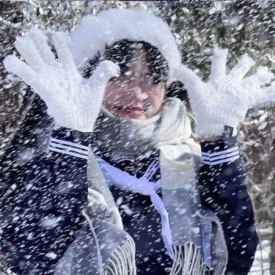 冬季女生唯美头像,高清带雪景的冬季女生头像简单气质图片