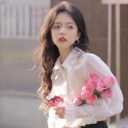 捧花温柔女生头像 高清超仙的捧花女孩图片唯美清新头像