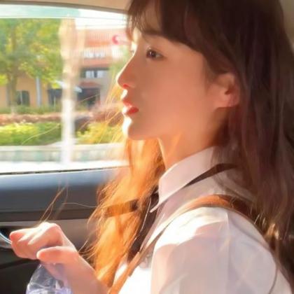 头像纯欲风女 高清好看的女头干净纯欲风图片
