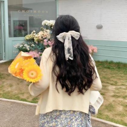 捧花温柔女生头像 高清超仙的捧花女孩图片唯美清新头像