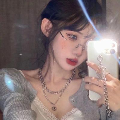 网上最火的头像女,高清最火微信头像女生专用新款图片