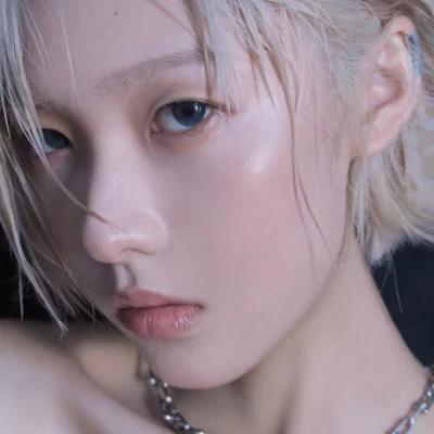 青春微信女生头像：彰显你青春与朝气的魅力
