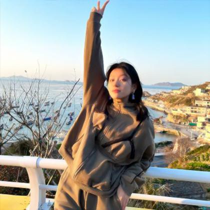 小众高级单人情头,高清一男一女的单人情头气质高级图片