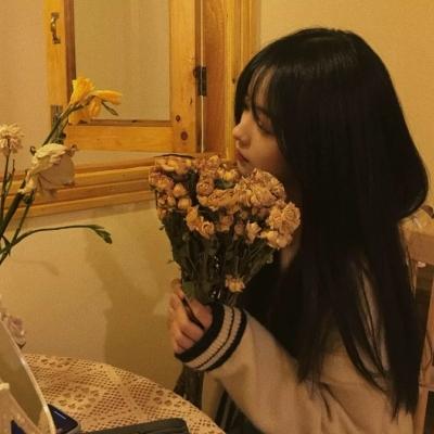 头像个性独特潮流女生图片
