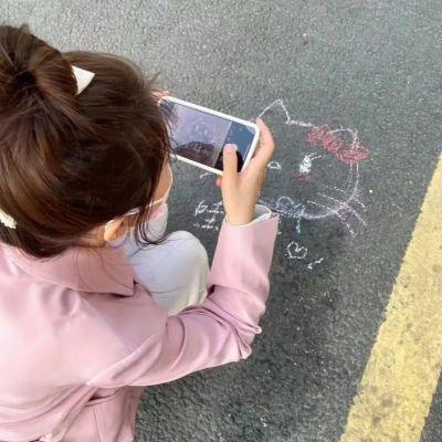 头像背景一套女生,高清好看的头像和背景图一套女生