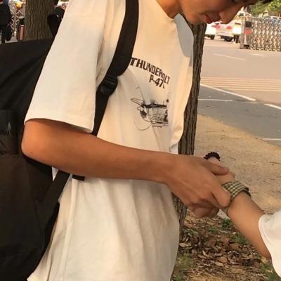 家庭地位情侣头像,高清家庭地位明显的情侣头像图片