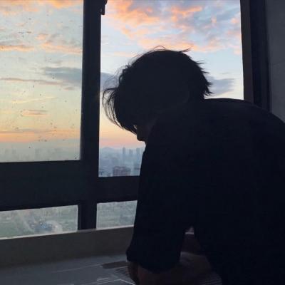 家庭地位情侣头像,高清家庭地位明显的情侣头像图片
