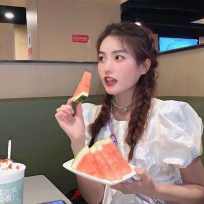 头像仙气高颜值女 高清好看的女生高级头像时尚仙气图片