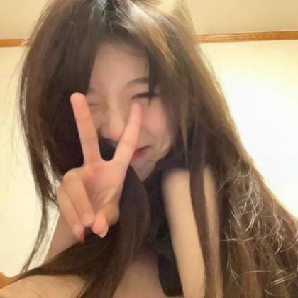 纯欲风微信头像女 高清好看的微信头像女纯欲高级真人图片