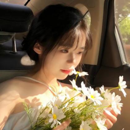 漂亮美女的洋气头像 高清好看精致女人的优雅头像图片