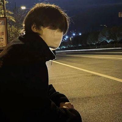 2024ins男生头像图片