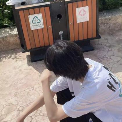 头像高级小众侧脸男生真人高清图片