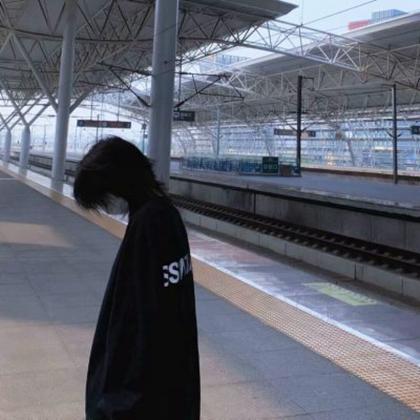 头像高级小众侧脸男生真人高清图片