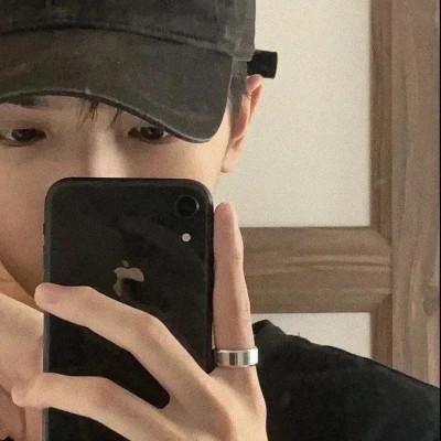 热门场景真人男生头像图片，精选呈现