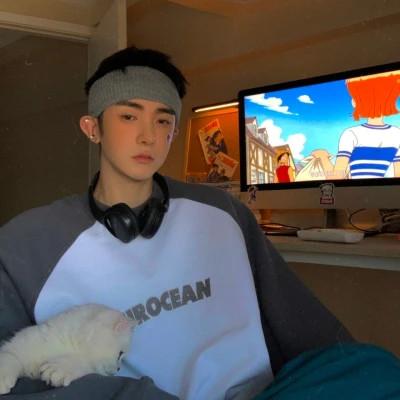 精选男生头像，风格多样，总有一款适合你！