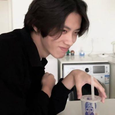 男生头像潮流帅气酷味图片