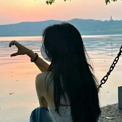 真人2024年最流行情侣头像