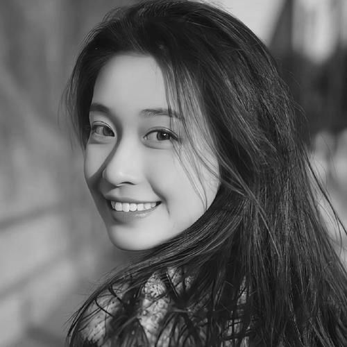 2024年最火的高清头像女黑白图片