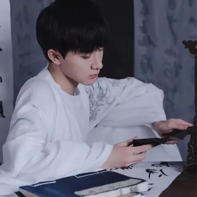 宠溺情侣头像一左一右图片