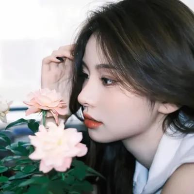 宠溺情侣头像一左一右图片