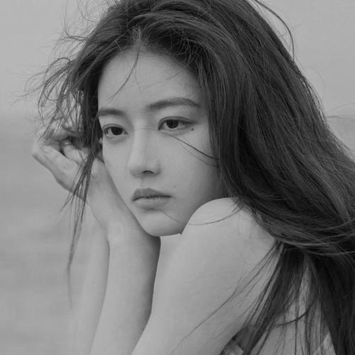 2024年最火的高清头像女黑白图片