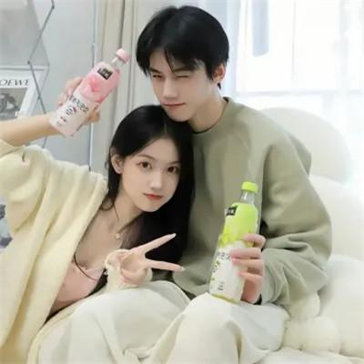 宠溺情侣头像一左一右图片