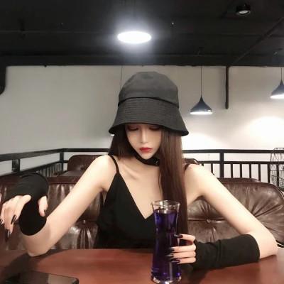 帽子控女生头像超酷