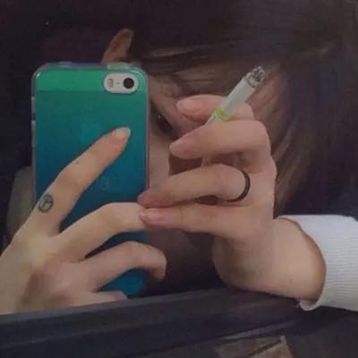 不良少女抽烟头像图片