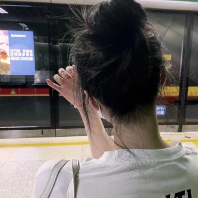 女生迷人漂亮微信头像