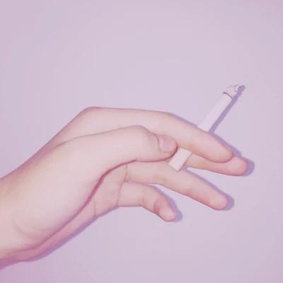 不良少女抽烟头像图片