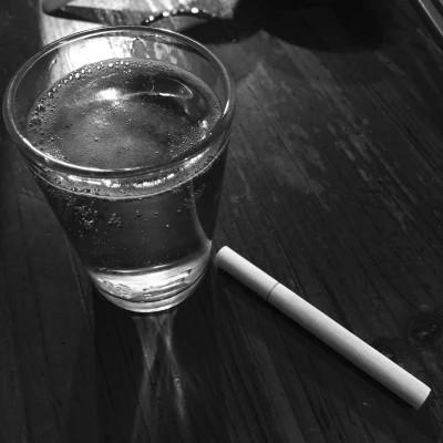 不良少女抽烟头像图片