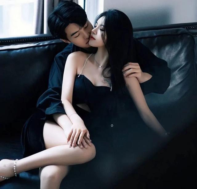 爱情经不起等待的表情包图片